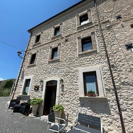 מלון קסטל דה מונטה La Locanda Delle Streghe - Relais Ristorante מראה חיצוני תמונה