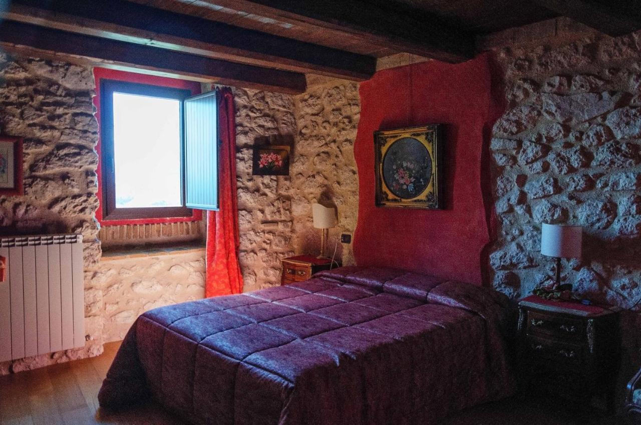 מלון קסטל דה מונטה La Locanda Delle Streghe - Relais Ristorante מראה חיצוני תמונה