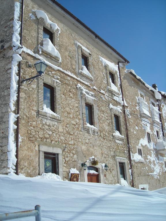 מלון קסטל דה מונטה La Locanda Delle Streghe - Relais Ristorante מראה חיצוני תמונה