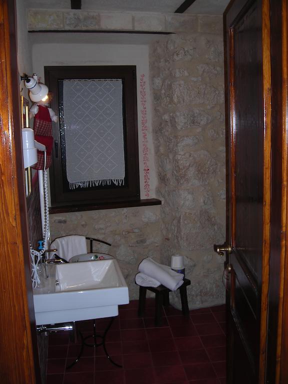 מלון קסטל דה מונטה La Locanda Delle Streghe - Relais Ristorante מראה חיצוני תמונה