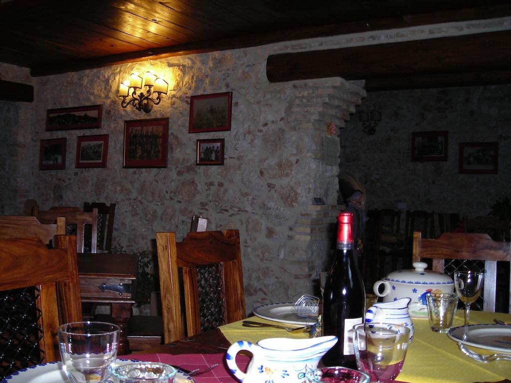 מלון קסטל דה מונטה La Locanda Delle Streghe - Relais Ristorante מראה חיצוני תמונה