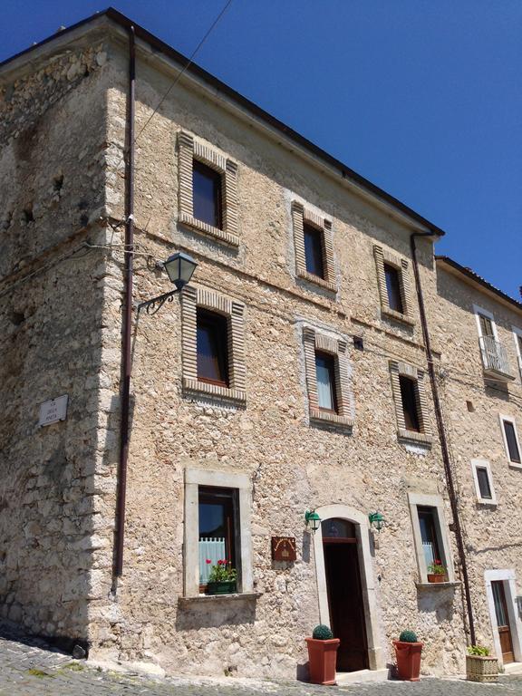 מלון קסטל דה מונטה La Locanda Delle Streghe - Relais Ristorante מראה חיצוני תמונה